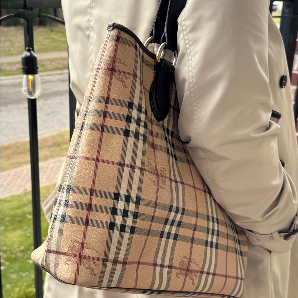 Burberry Haymarket Check Tote Bag – Classic Equestrian Knight Logo - Picture 11 of 11